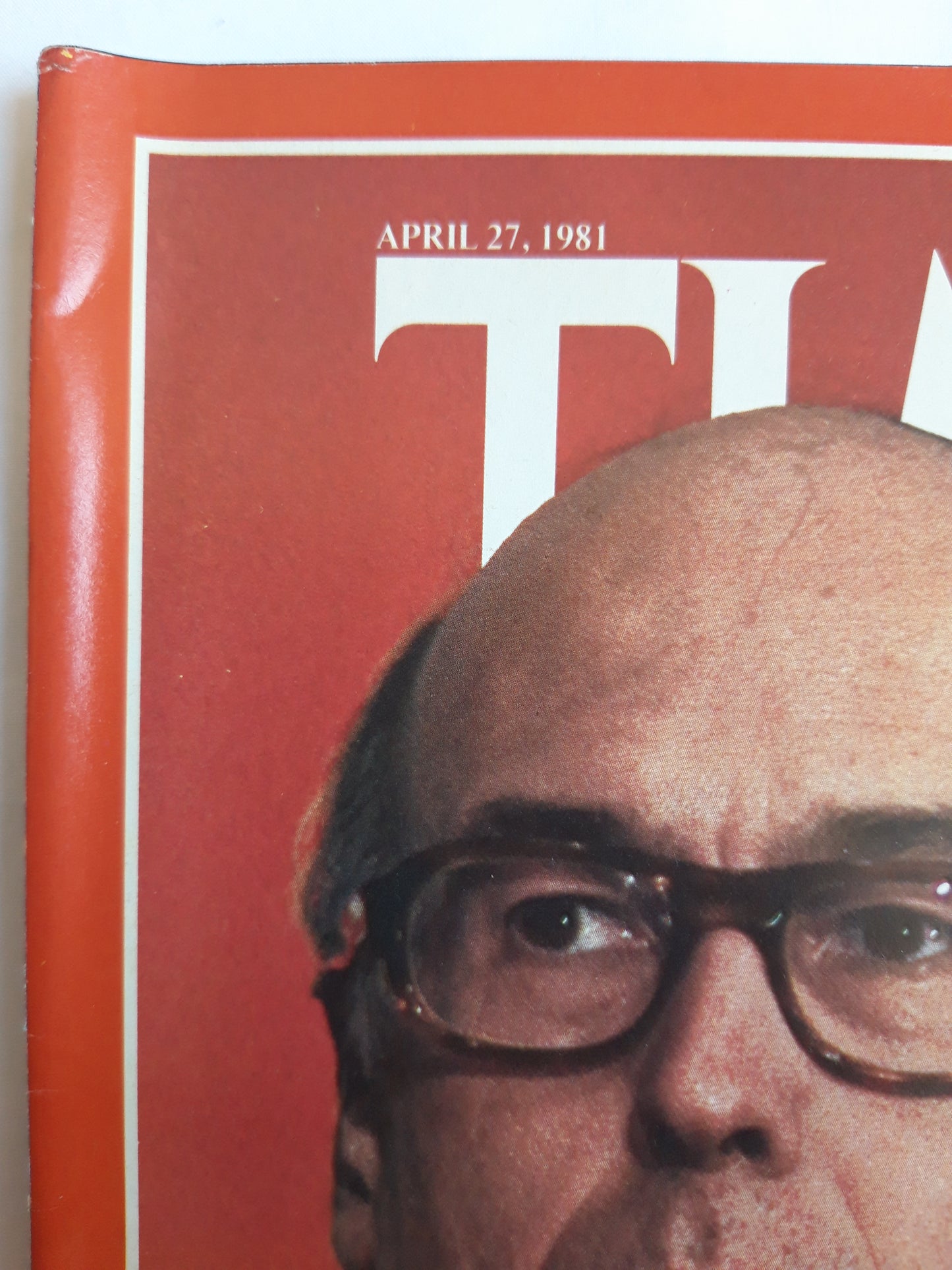 Time magazine French President Valery Giscard´s Embattled Candidacy Columbia Winging into a New Era 27.04.1981 April 1981