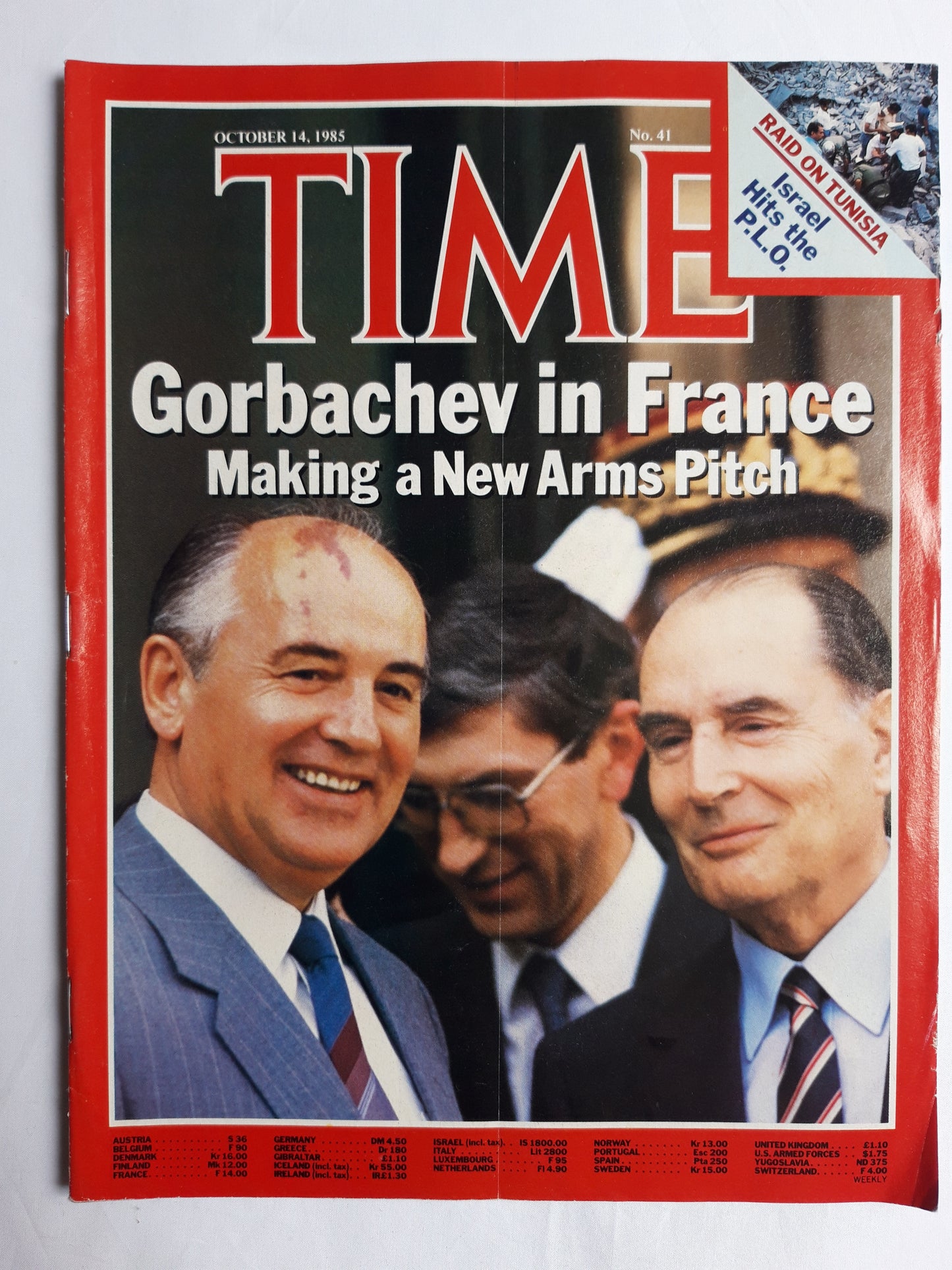 Time magazine Gorbachev in France Making a New Arms Pitch Raid on Tunisia Israel Hits the P.L.O. 14.10.1985 Oktober 1985 No.41