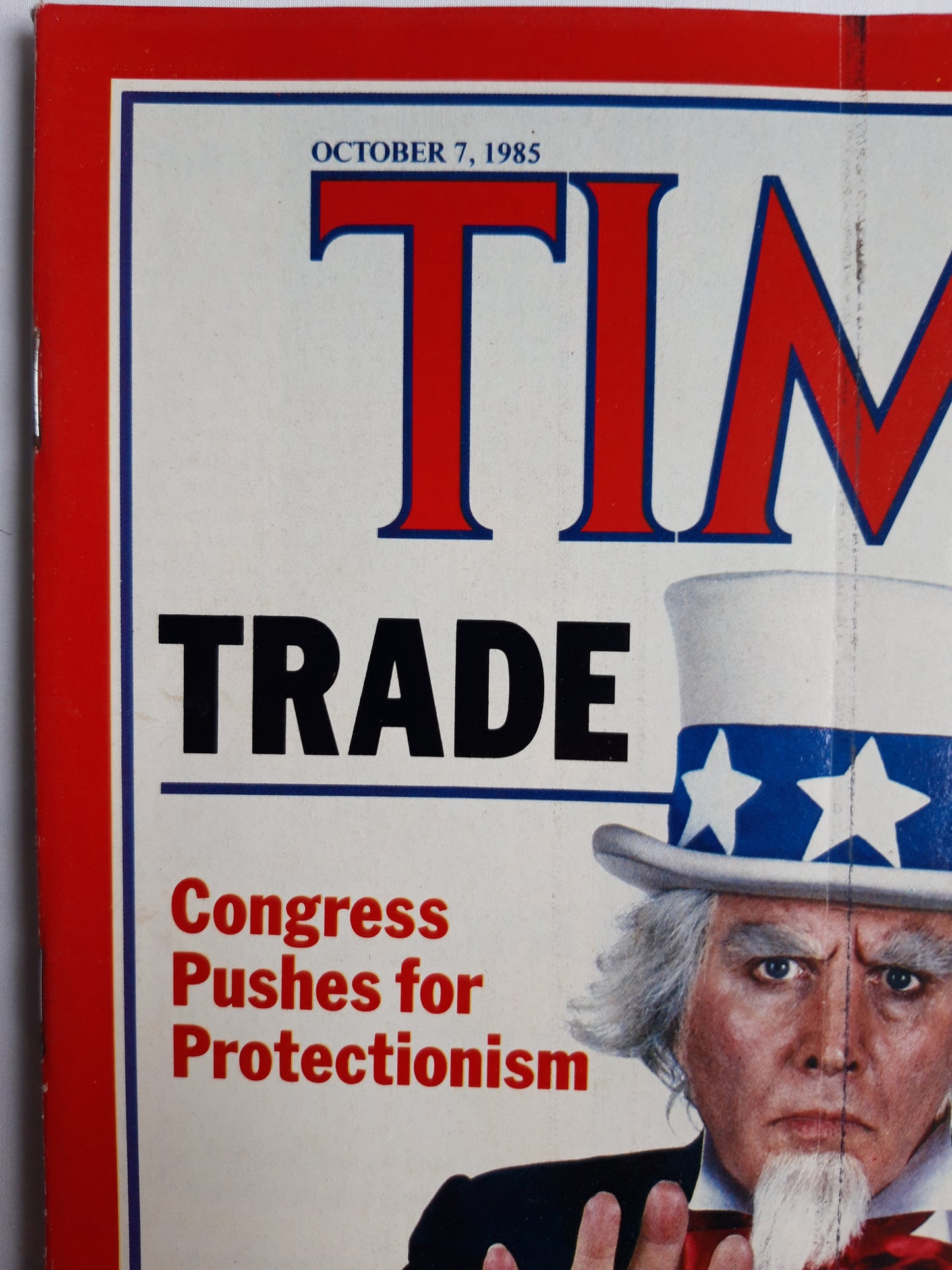 Time magazine Trade Wars Congress Pushes for Protectionism Ronald Reagan Holds First Agains Barriers Greenpeace France`s Watergate Widens Francois Miterrand 07.10.1985 Oktober 1985 No.40