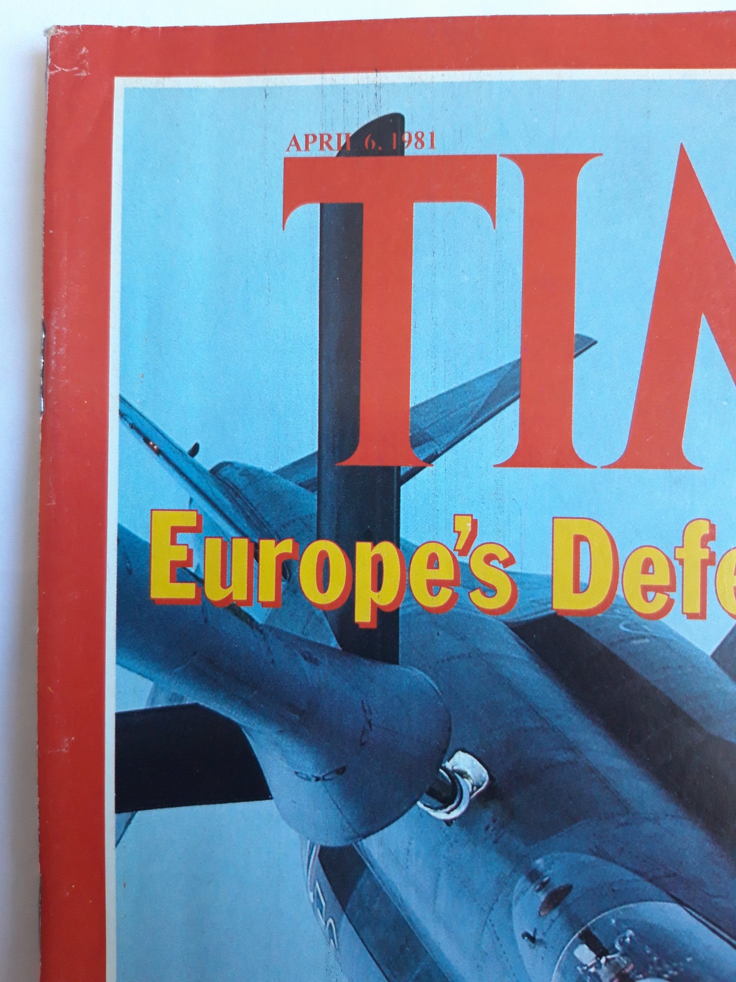Time magazine Europe´s Defense Dilemma Refueling a West German F-4 Poland Back to the Brink 06.04.1981 April 1981 No.14