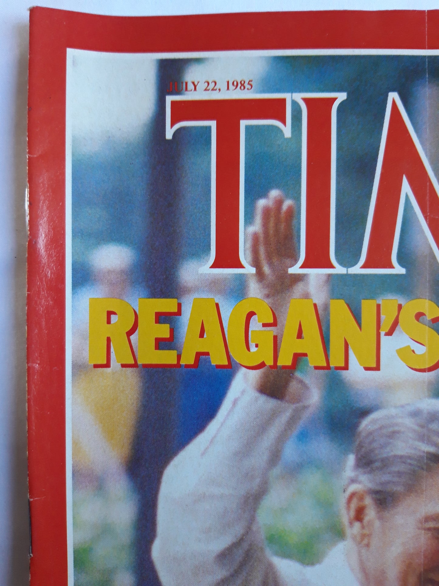 Time magazine Ronald Reagan Illness The President Enters Bethesda Naval Hospital 22.07.1985 Juli 1985 No.29