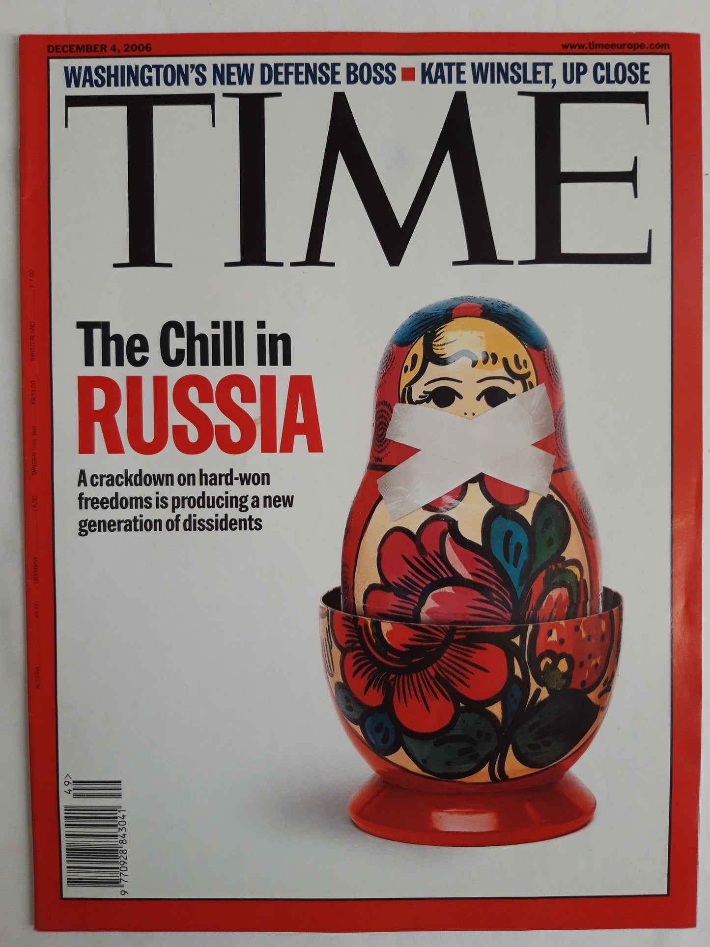 Time magazine The Chill in Russia hard-won freedom new generation of dissidents Kate Winslet 04.12.2006 Dezember 2006