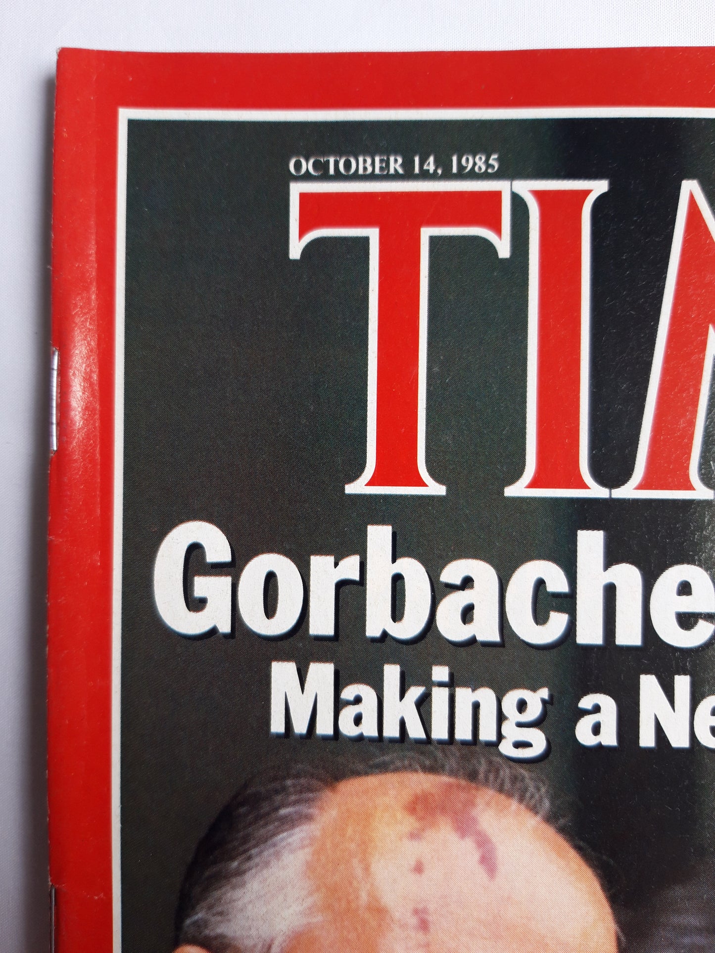 Time magazine Gorbachev in France Making a New Arms Pitch Raid on Tunisia Israel Hits the P.L.O. 14.10.1985 Oktober 1985 No.41