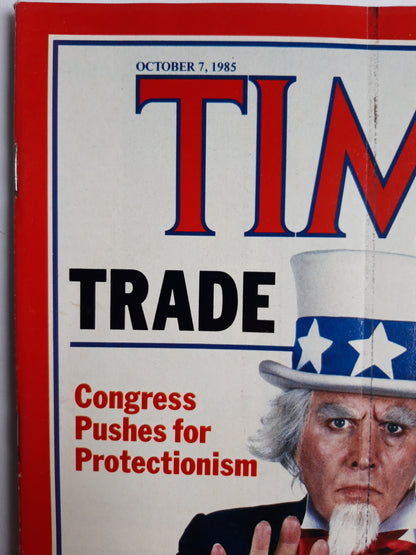 Time magazine Trade Wars Congress Pushes for Protectionism Ronald Reagan Holds First Agains Barriers Greenpeace France`s Watergate Widens Francois Miterrand 07.10.1985 Oktober 1985 No.40