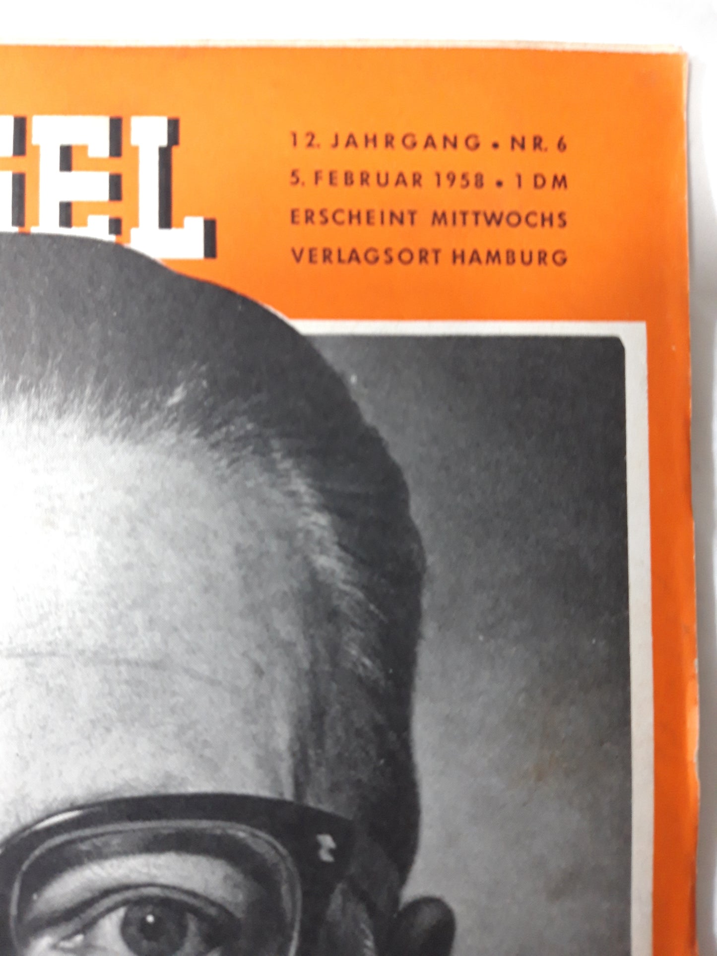 Der Spiegel Hat der Christ ein Bombenamt? Oppositionsredner Heinemann 05.02.1958 February 1958