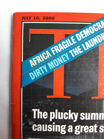 Time magazine This chicken`s a runaway hit The plucky summer movie Africa fragile democracy dirty money the laundry list Ginger Chicken Run Nick Park Peter Lord 10.07.2000 Juli July 2000