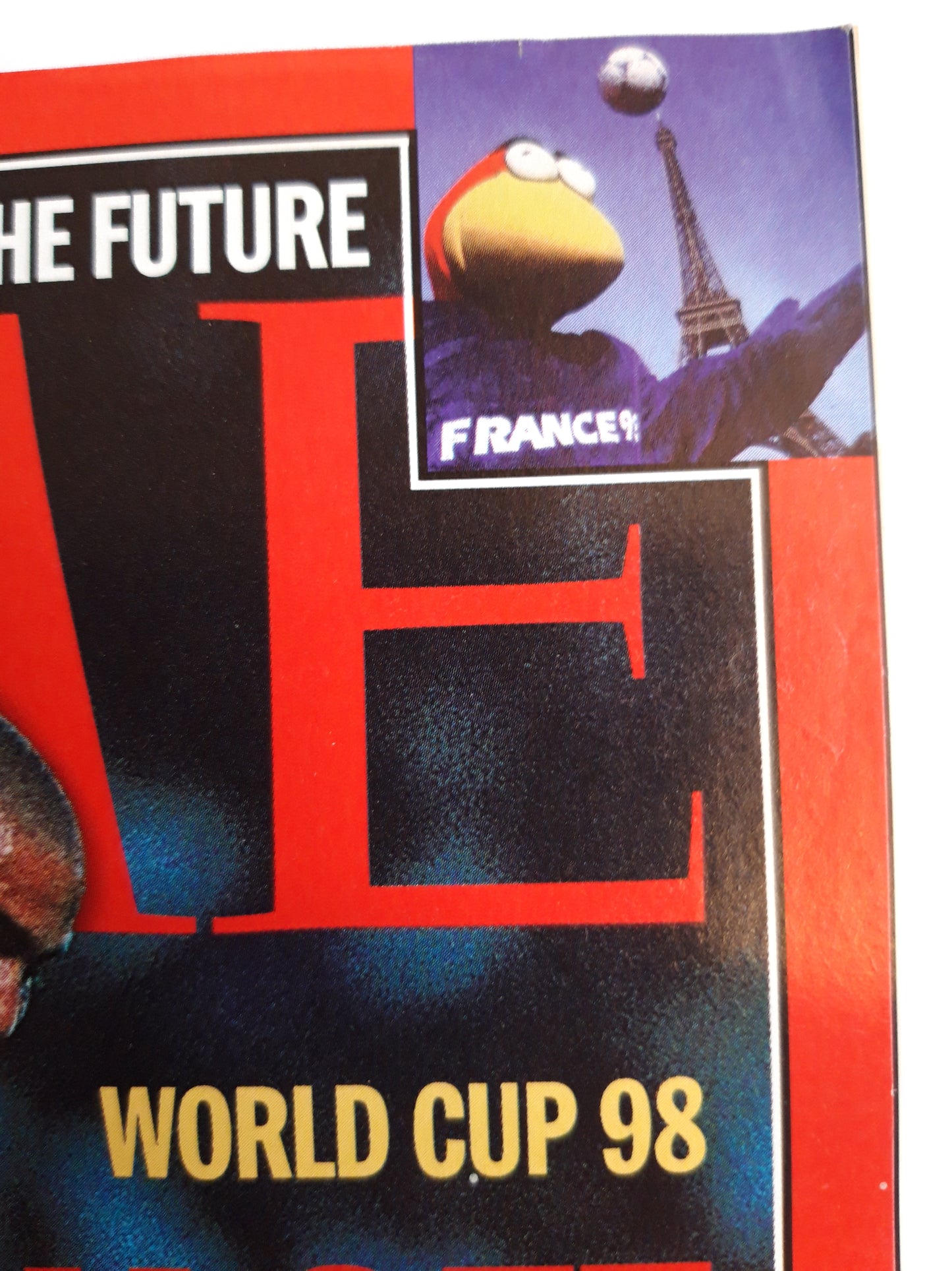 Time magazine World cup 98 Kick off The world`s greatest players take to the field to battle for footballs Holy Grail Can Ronaldo lead Brazil to a record fifth trophy? France: hosting the cup, facing the furure 15.06.1998 15. Juni 1998