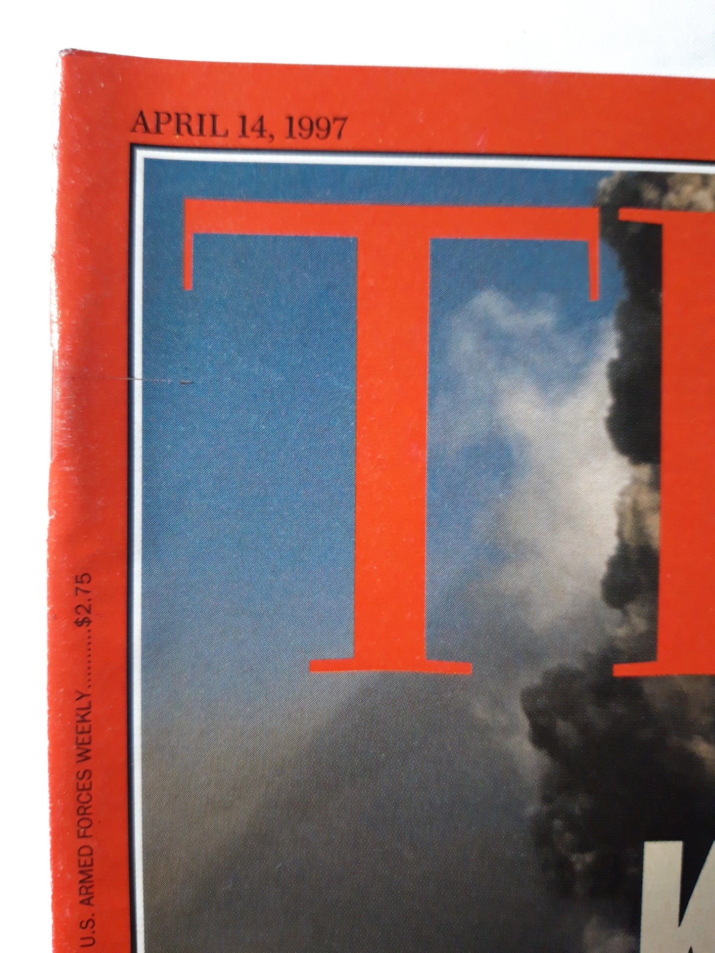 Time magazine Killer Mountains Half a billion people live in the shadow of dangerous and unpredictable volcanoes Africa`s new order A Rebirth Amid the Turmoil 14.04.1997 14th 14. April 1997