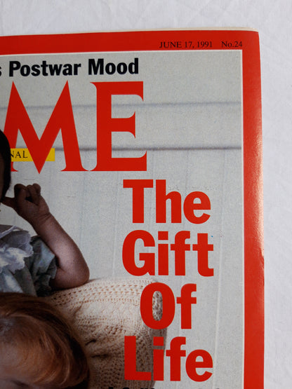 Time magazine The Gift of life A California baby was born to provide lifesaving bone marrow to her bif sister. Around the world, miracle medicine is raising new moral questions. America`s Postwar Mood 17.06.1991 No. 24 17th June 17. Juni 1991